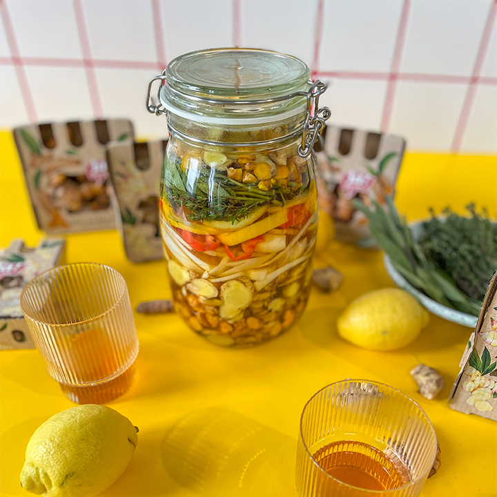 Fire Cider mit fermentiertem Ingwer und Kurkuma im Glas – Rezept von Karma Food