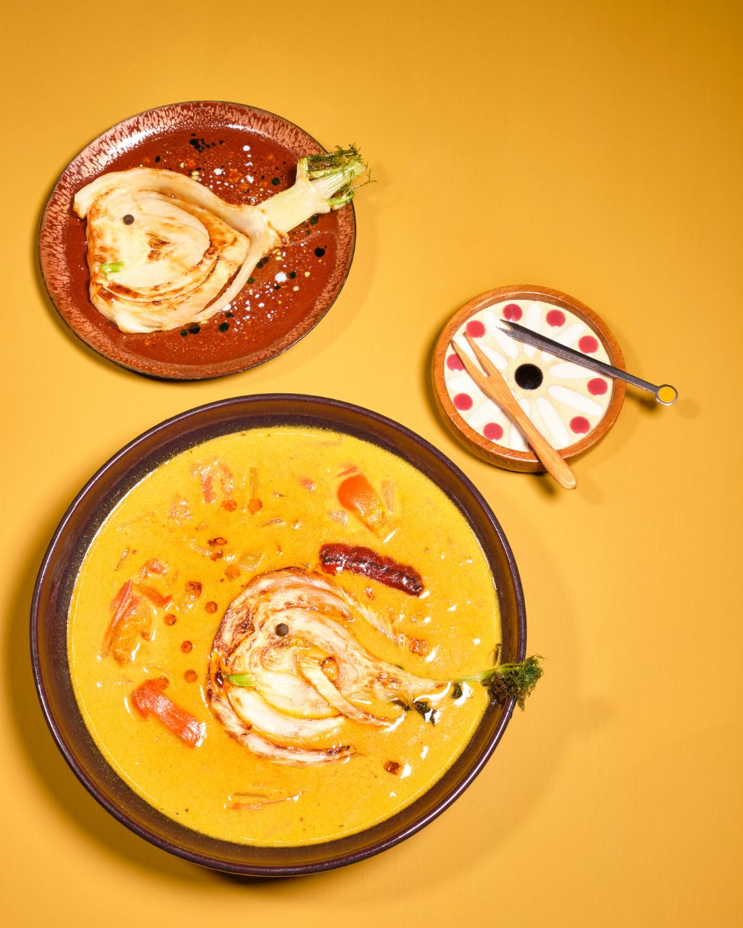 Veganes südindisches ‚Fish‘ Curry mit Fenchel, Kokosmilch und Gewürzen – kreatives Rezept aus Karma Food Currys – eine kulinarische Reise durch Indien